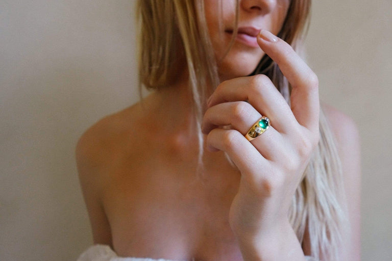 EDWARDIAN EMERALD AND DIAMOND GYPSY RING