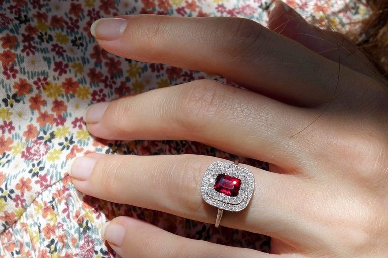 EDWARDIAN GARNET AND DIAMOND ENGAGEMENT RING