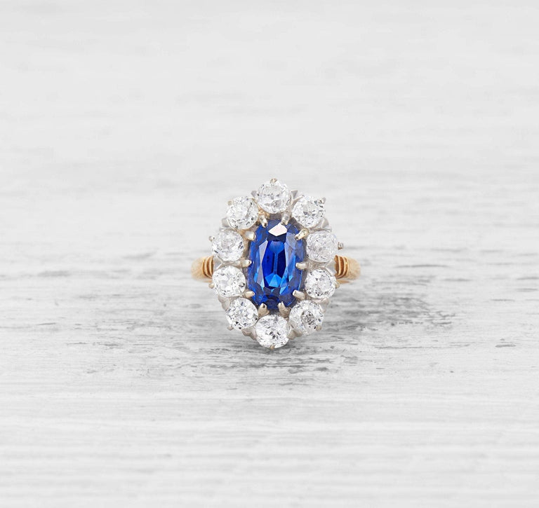 EDWARDIAN SAPPHIRE AND DIAMOND CLUSTER RING