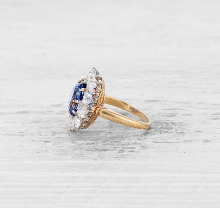 EDWARDIAN SAPPHIRE AND DIAMOND CLUSTER RING