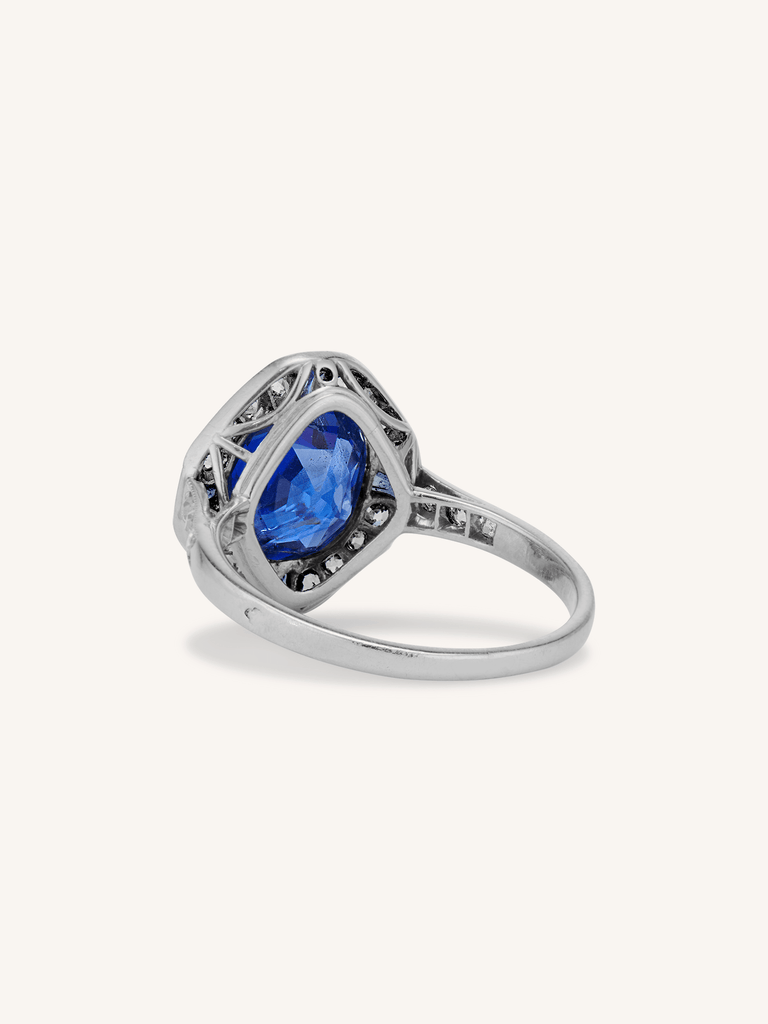 High Art Deco 2.50 Carat Lozenge-Shaped Burmese Sapphire & Diamond Vintage Ring, France
