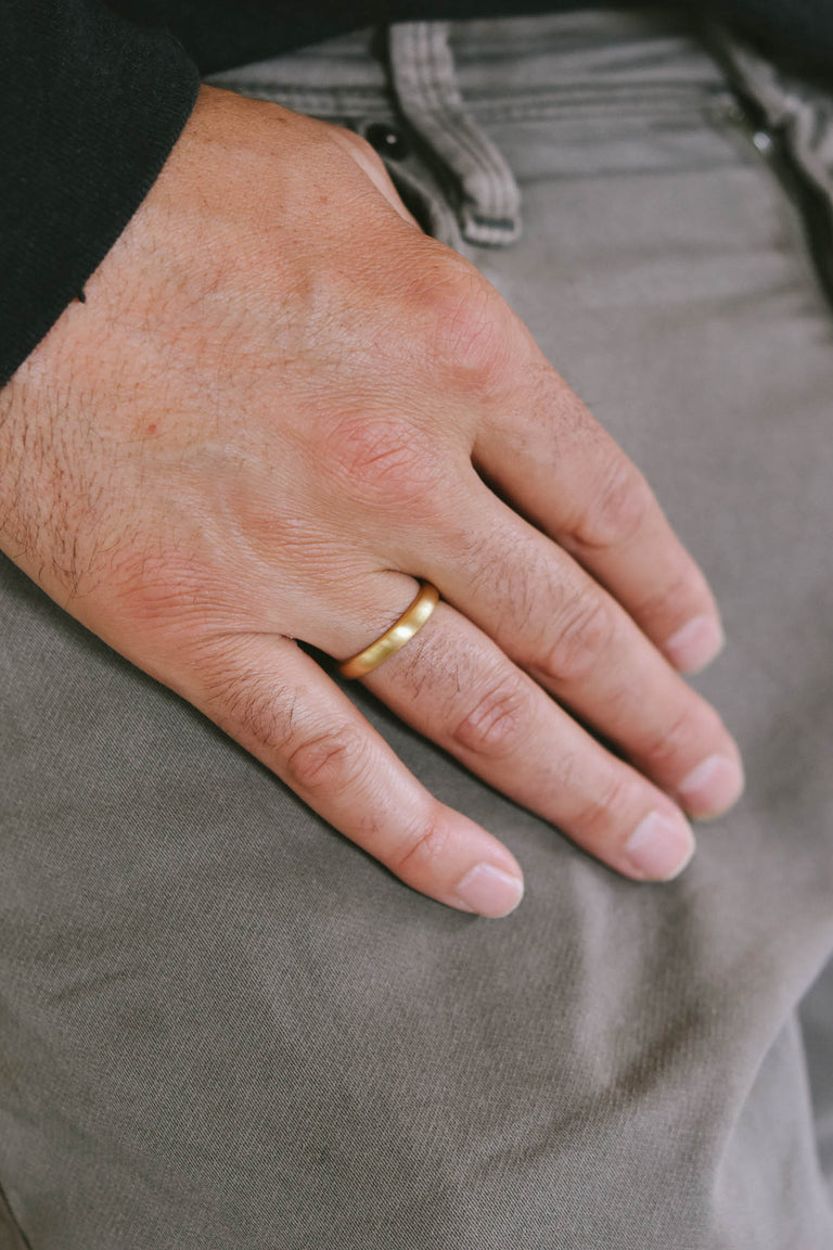 Classic Hoop Brushed 4mm