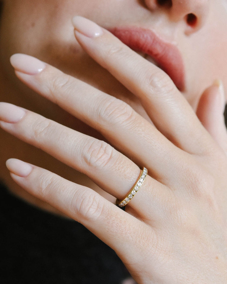 Midcentury Round Cut Diamond Eternity Band Size 5.75