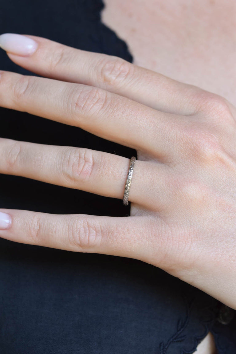 Tiffany & Co. Art Deco Engraved Platinum Vintage Wedding Band - Size 6