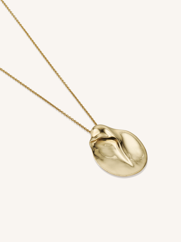 Tiffany & Co. Elsa Peretti Vintage 18K Gold Extra Large Madonna Pendant and Chain Necklace | 1970s–1980s