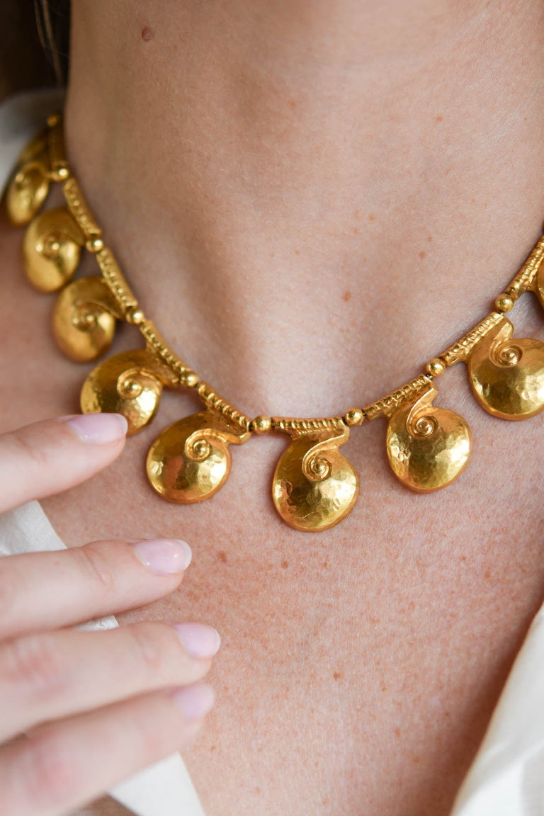 Tiffany & Co. Elsa Peretti Vintage 22K Gold Extra Large Madonna Pendant and Chain Necklace | 1970s–1980s