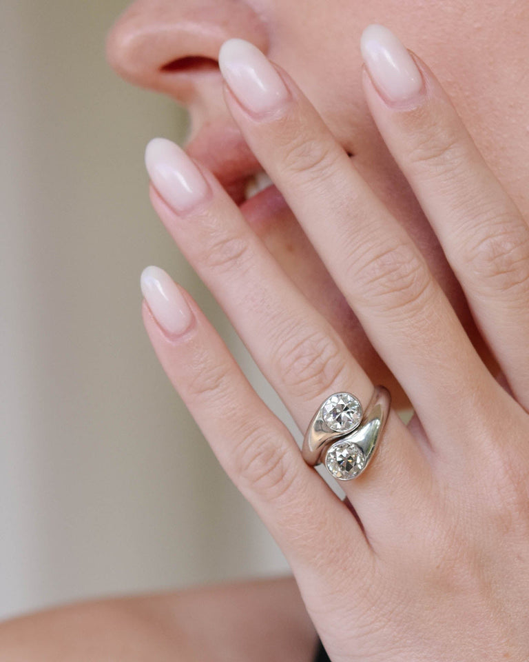 Midcentury 1.82 & 1.54 Carat Old European Cut Diamonds Toi et Moi Ring