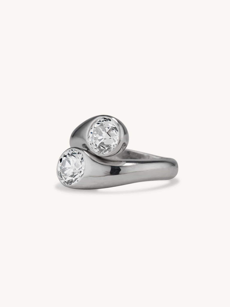 Midcentury 1.82 & 1.54 Carat Old European Cut Diamonds Toi et Moi Ring