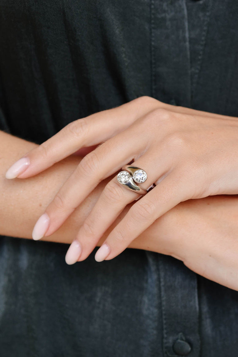 Midcentury 1.82 & 1.54 Carat Old European Cut Diamonds Toi et Moi Ring