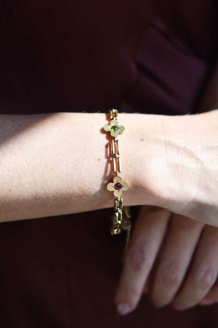 Victorian 14K Gold Gem-Set Clover Bracelet, Precursor to Alhambra