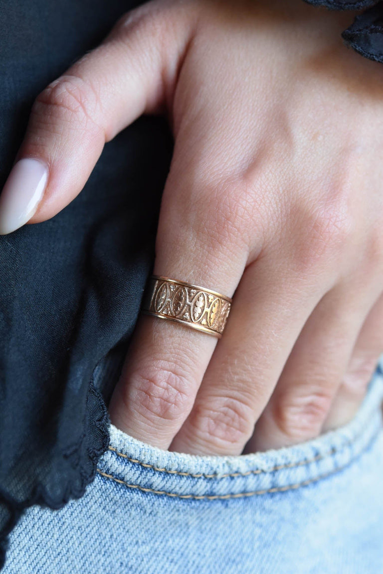 Victorian Engraved Rose Gold Antique Band