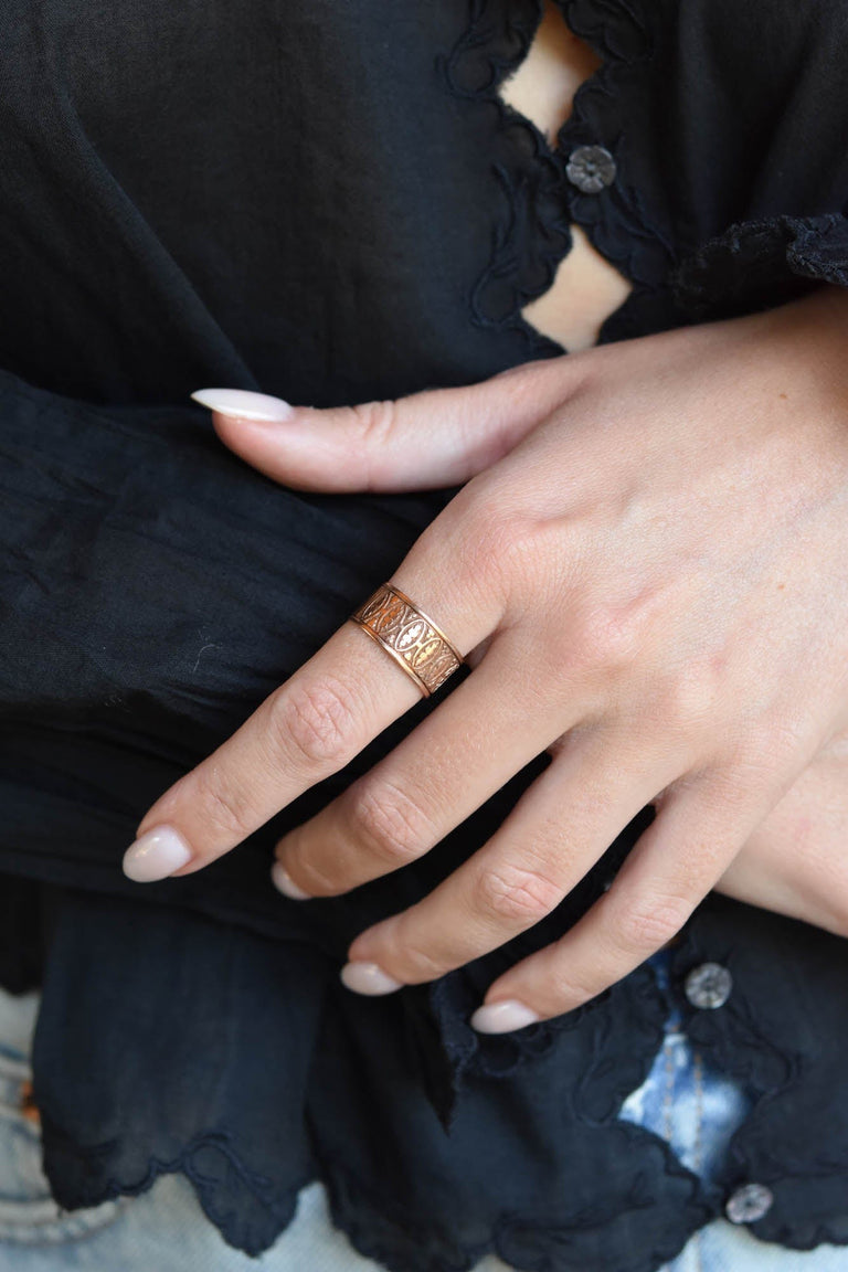 Victorian Engraved Rose Gold Antique Band