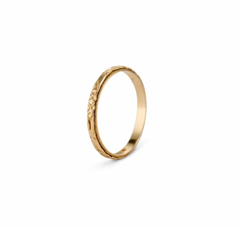 Victorian Forget-Me-Not Gold Wedding Band