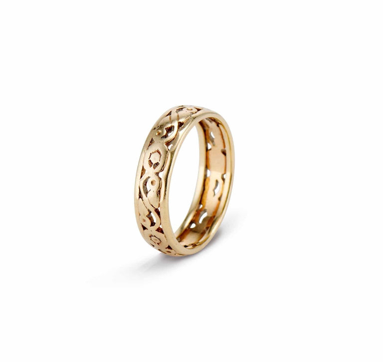 Victorian Gold Openwork Sculpted Wedding Band