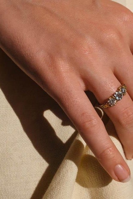 VICTORIAN THREE STONE DIAMOND ENGAGEMENT RING