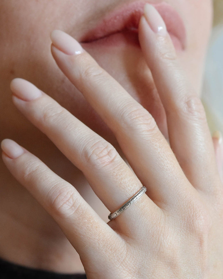 Art Deco Platinum & Gold Forget-Me-Not Engraved Vintage Wedding Band - Size 5.5