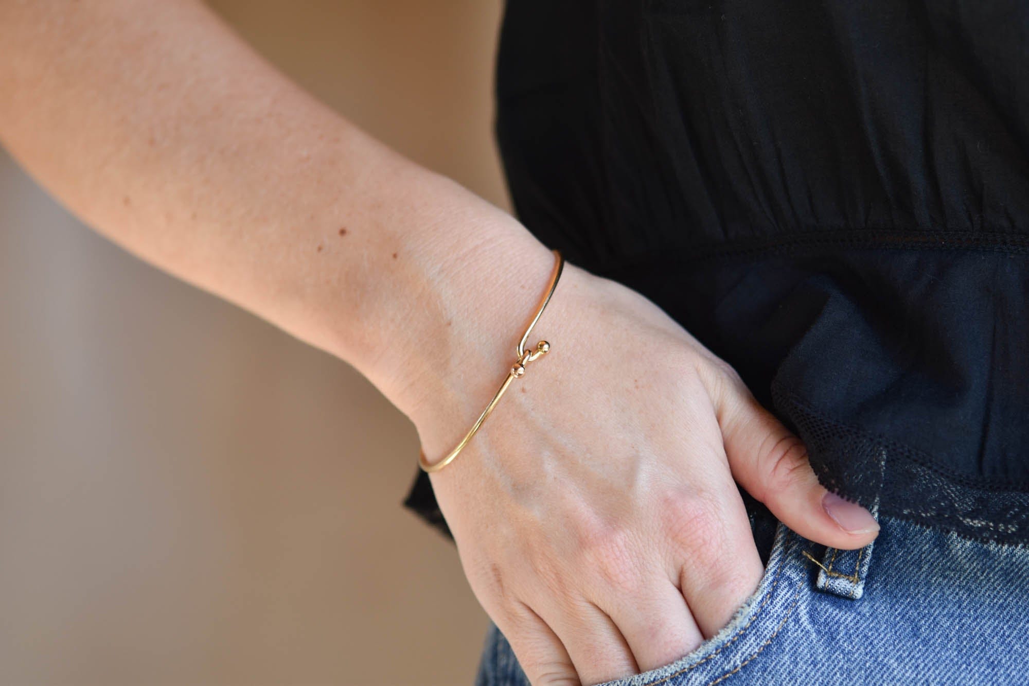 GUCCI ヴィンテージ　ノット　バングル Vintage Gucci 18K Yellow Gold Knot Bangle – Erstwhile