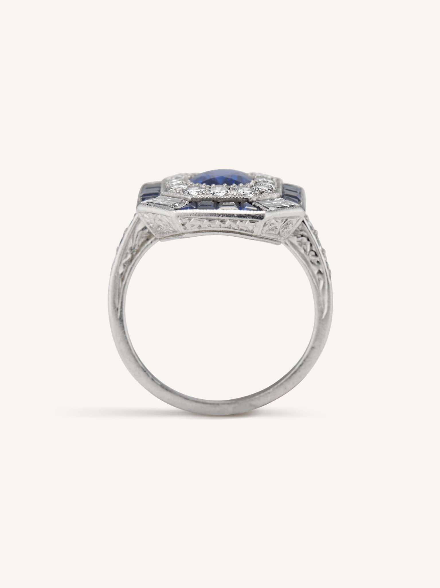 Oval Sapphire Ring – Happy Jewelers
