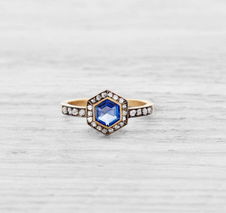 VINTAGE SAPPHIRE AND DIAMOND ENGAGEMENT RING