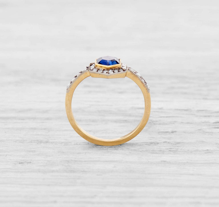 VINTAGE SAPPHIRE AND DIAMOND ENGAGEMENT RING