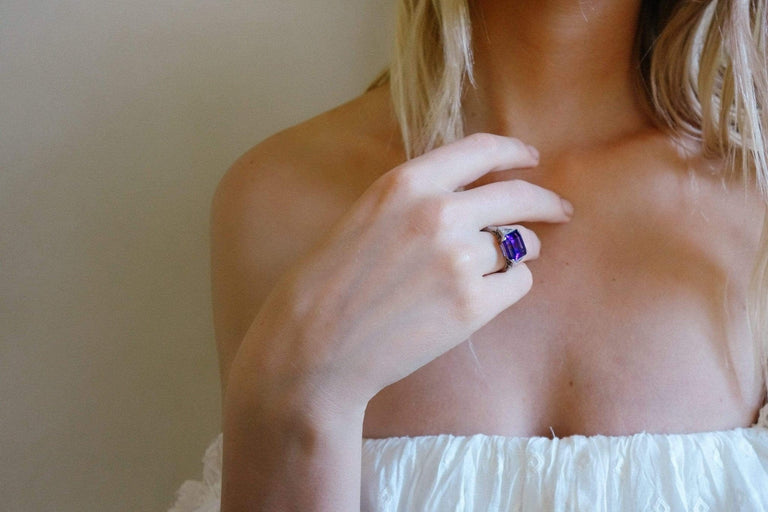 ART DECO AMETHYST AND DIAMOND COCKTAIL RING