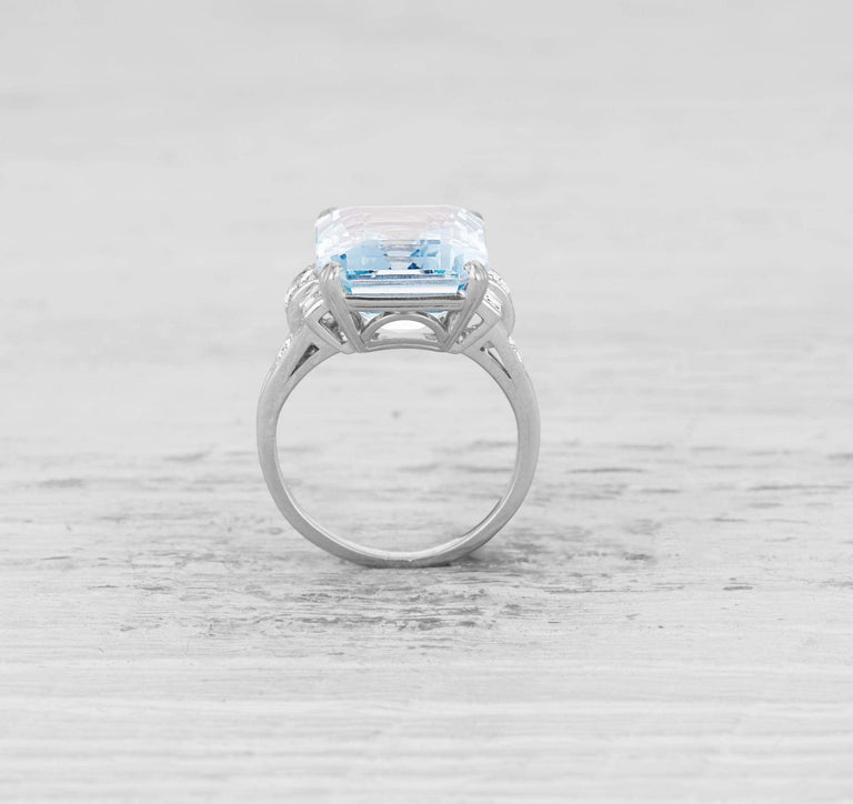 ART DECO TIFFANY & CO AQUAMARINE AND DIAMOND COCKTAIL RING
