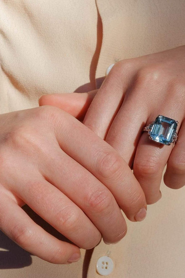 ART DECO TIFFANY & CO AQUAMARINE AND DIAMOND COCKTAIL RING