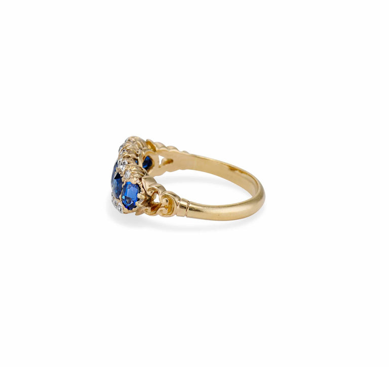 Late Victorian Cushion-Cut Sapphire and Diamond & Gold 5-Stone Ring